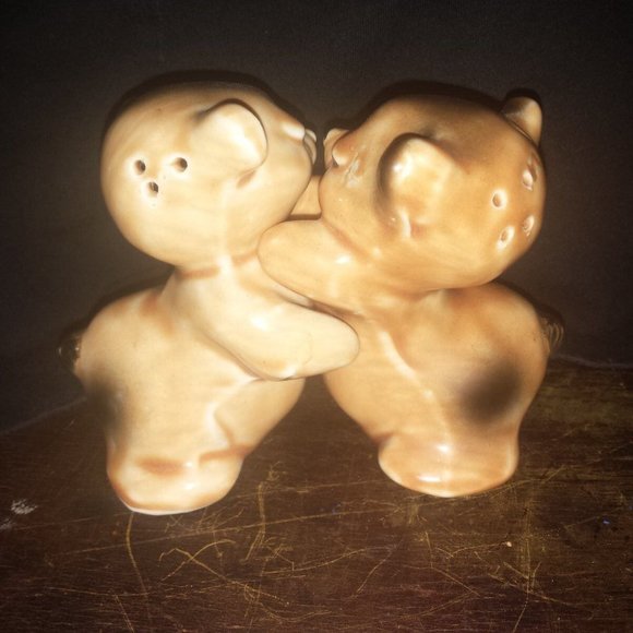 Van Tellingen Hugging Bears Salt and Pepper Shakers - Vintage 1940s - Picture 2 of 4